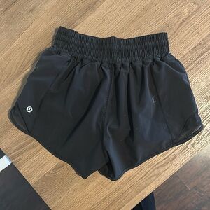 Lululemon hot high rise shorts